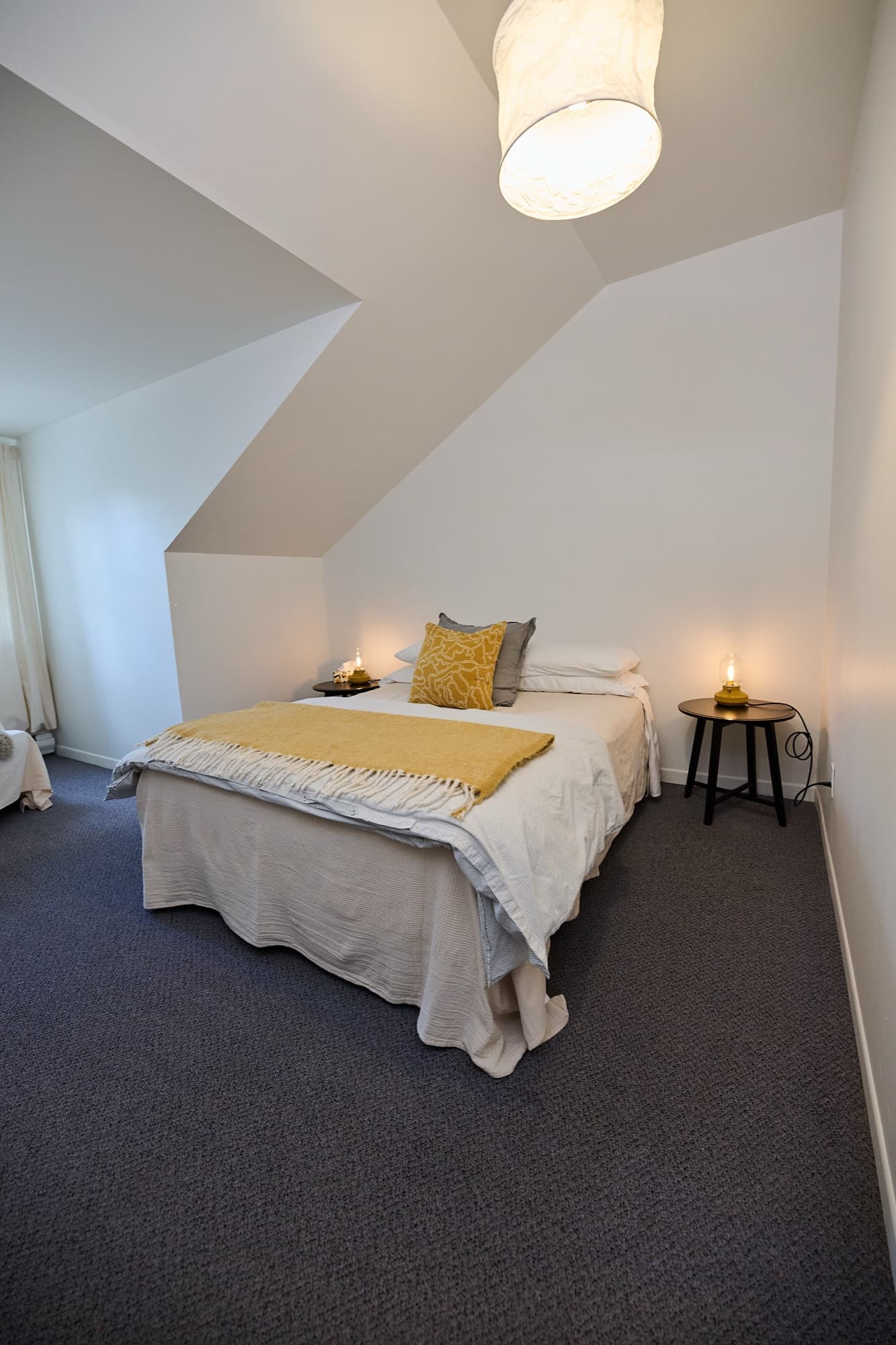 Chambre avec lit queen